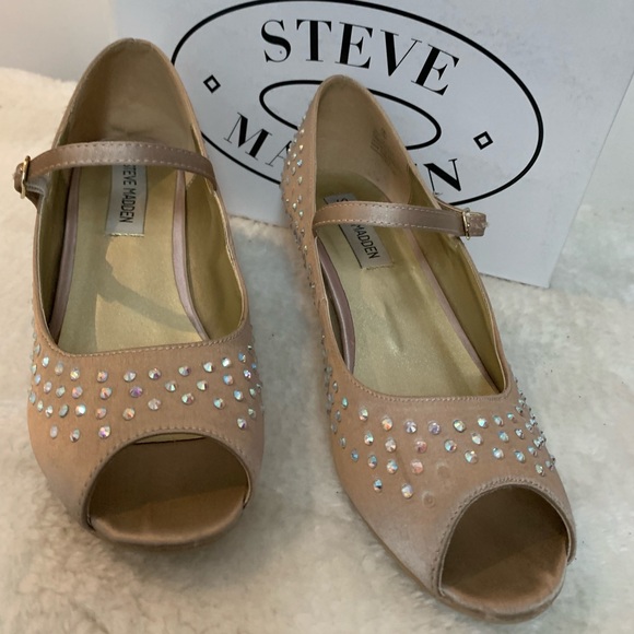 Steve Madden Pumps - Picture 2 of 10